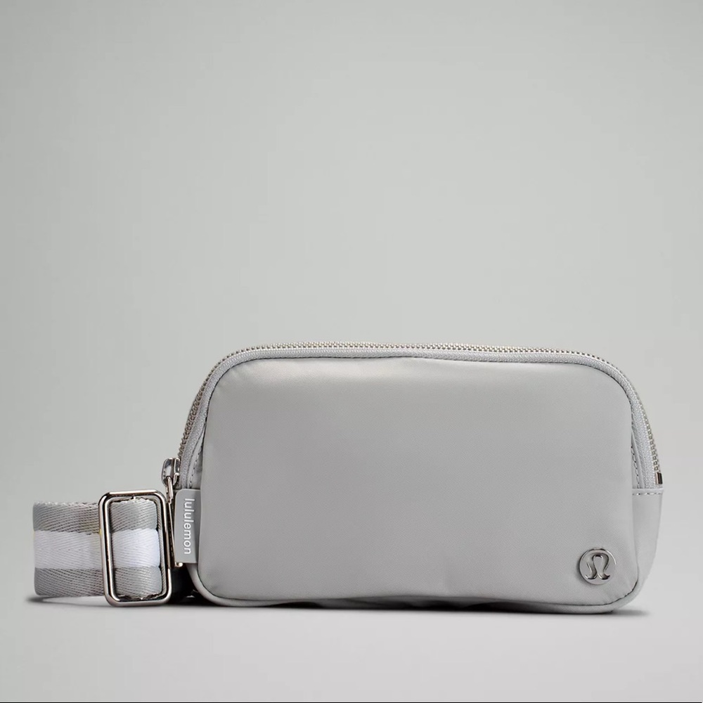 NWT Lululemon Everywhere Crossbody Bag Grey Silver